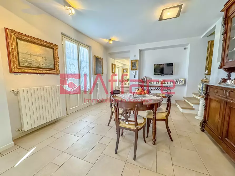 Immagine 12 di Villa in vendita  a Montecatini Terme