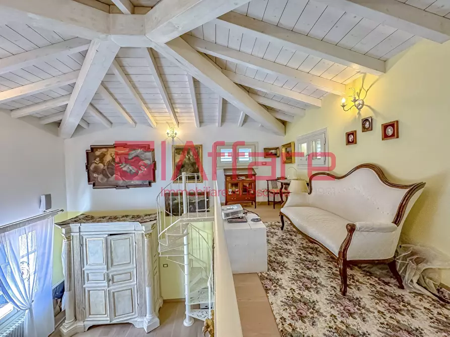 Immagine 36 di Villa in vendita  a Montecatini Terme