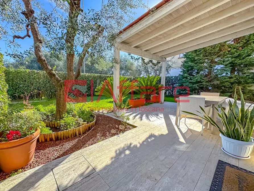 Immagine 58 di Villa in vendita  a Montecatini Terme