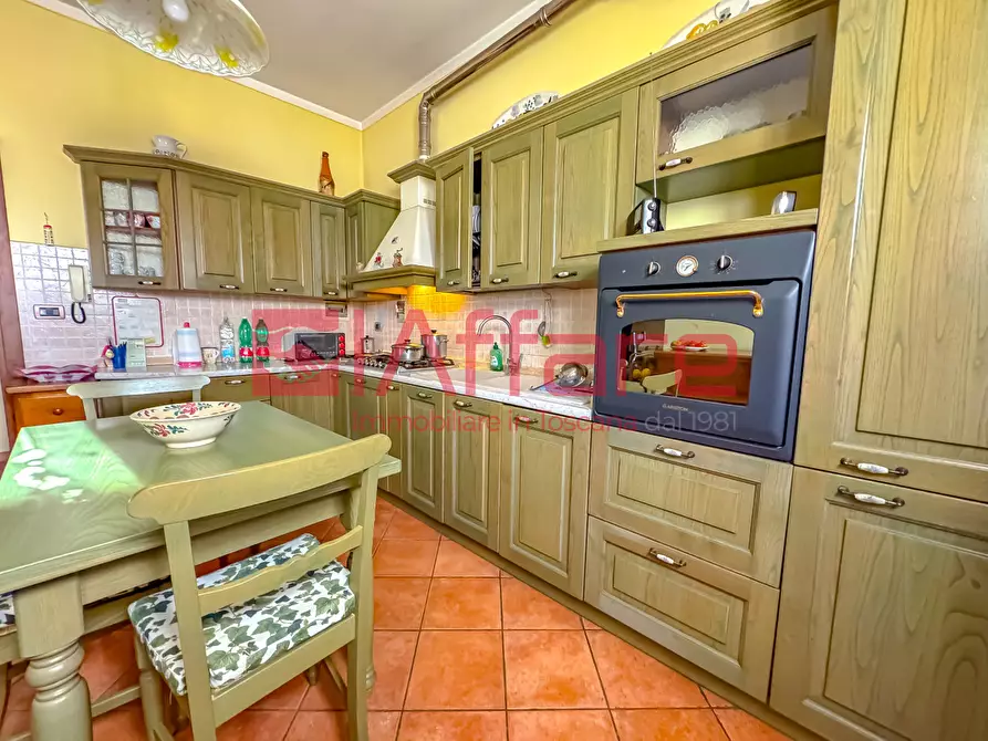 Immagine 5 di Villa in vendita  a Montecatini Terme