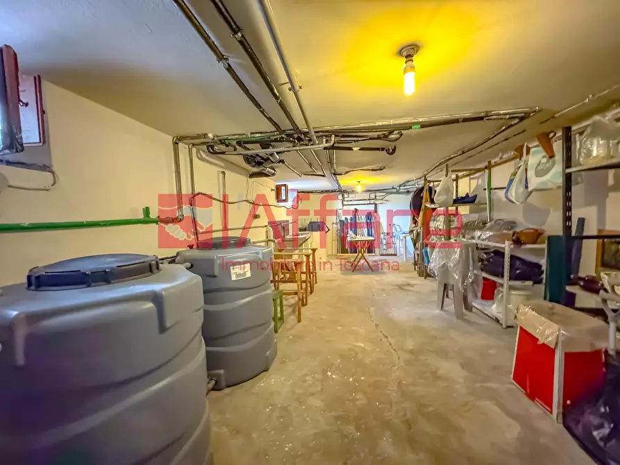 Immagine 43 di Villa in vendita  a Montecatini Terme