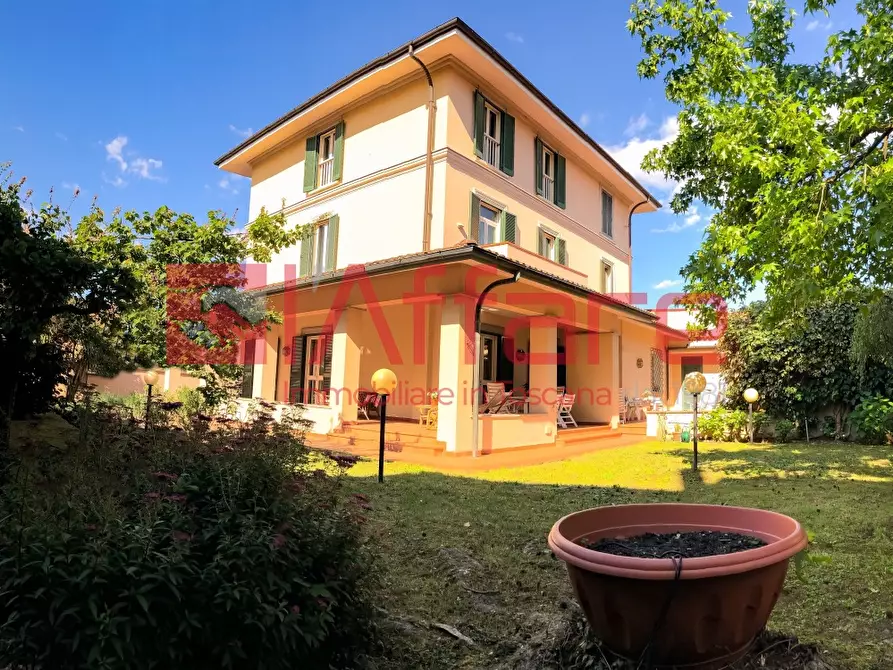 Immagine 27 di Villa in vendita  a Montecatini Terme