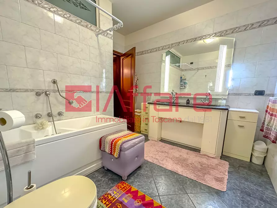 Immagine 36 di Villa in vendita  a Montecatini Terme