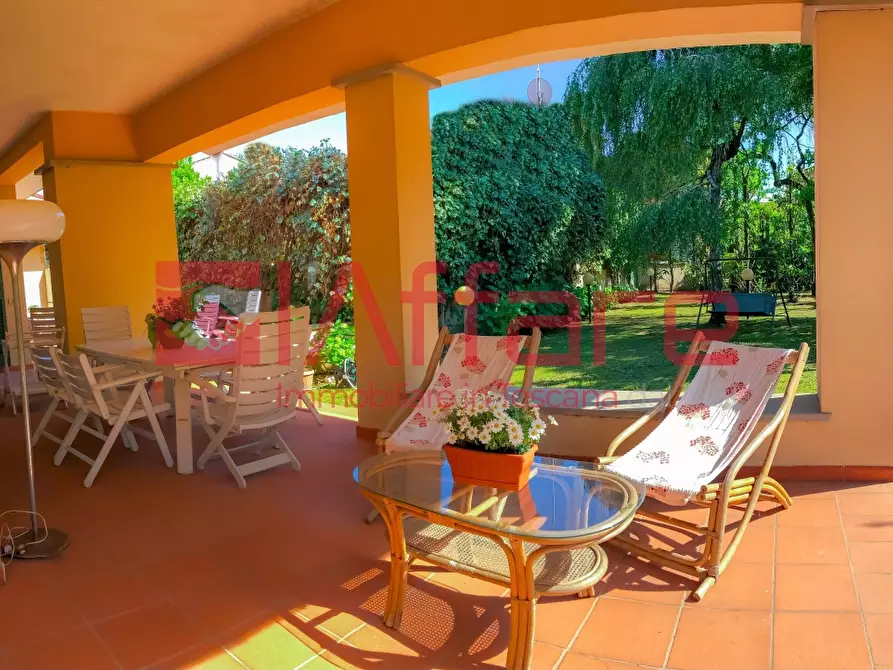 Immagine 14 di Villa in vendita  a Montecatini Terme