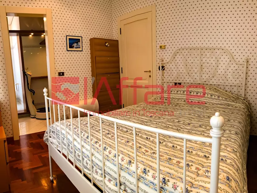 Immagine 19 di Villa in vendita  a Montecatini Terme