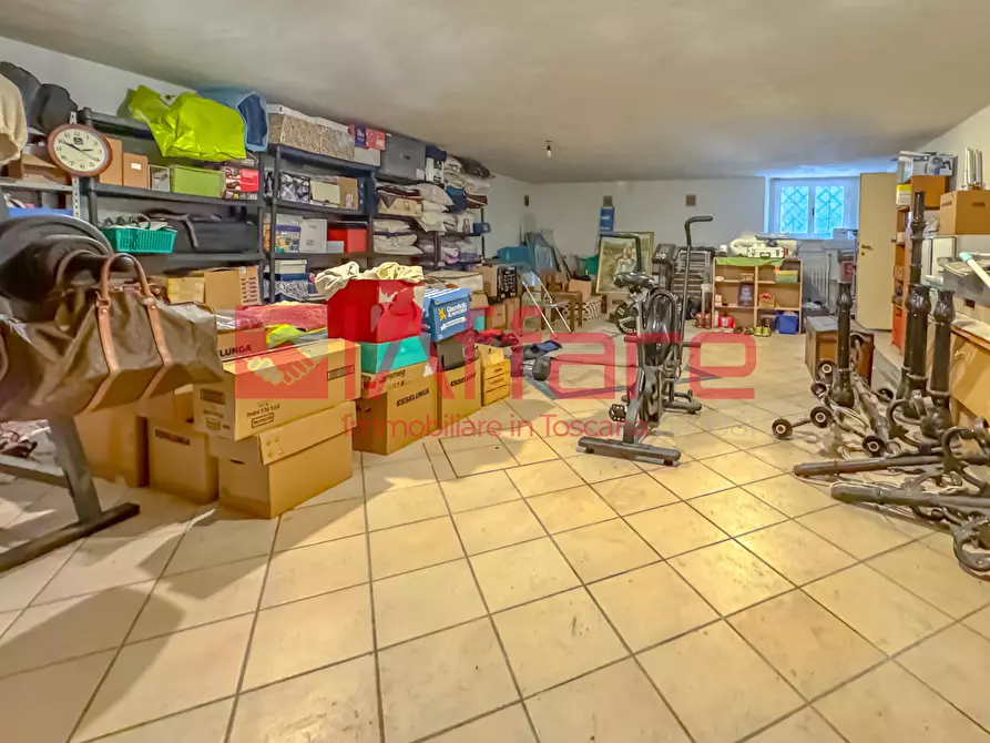 Immagine 50 di Villa in vendita  a Montecatini Terme