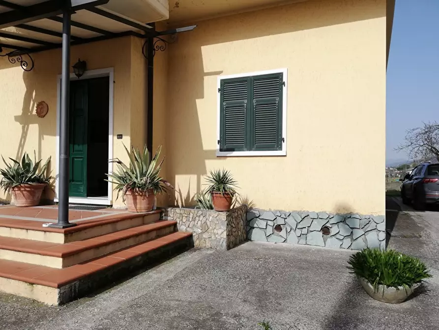 Immagine 30 di Casa indipendente in affitto  a Carrara