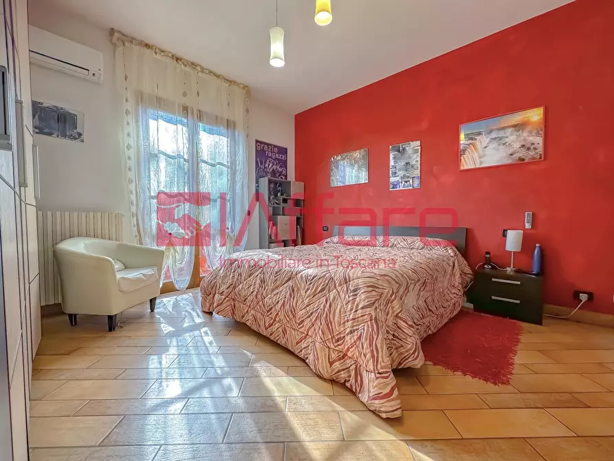 Immagine 43 di Villa in vendita  a Massa E Cozzile