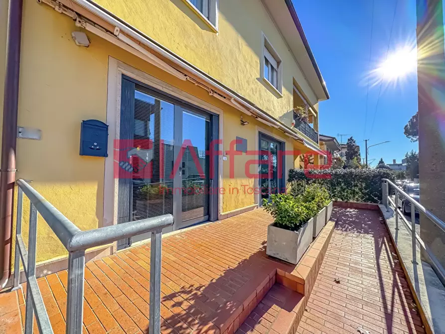 Immagine 46 di Villa in vendita  a Montecatini Terme