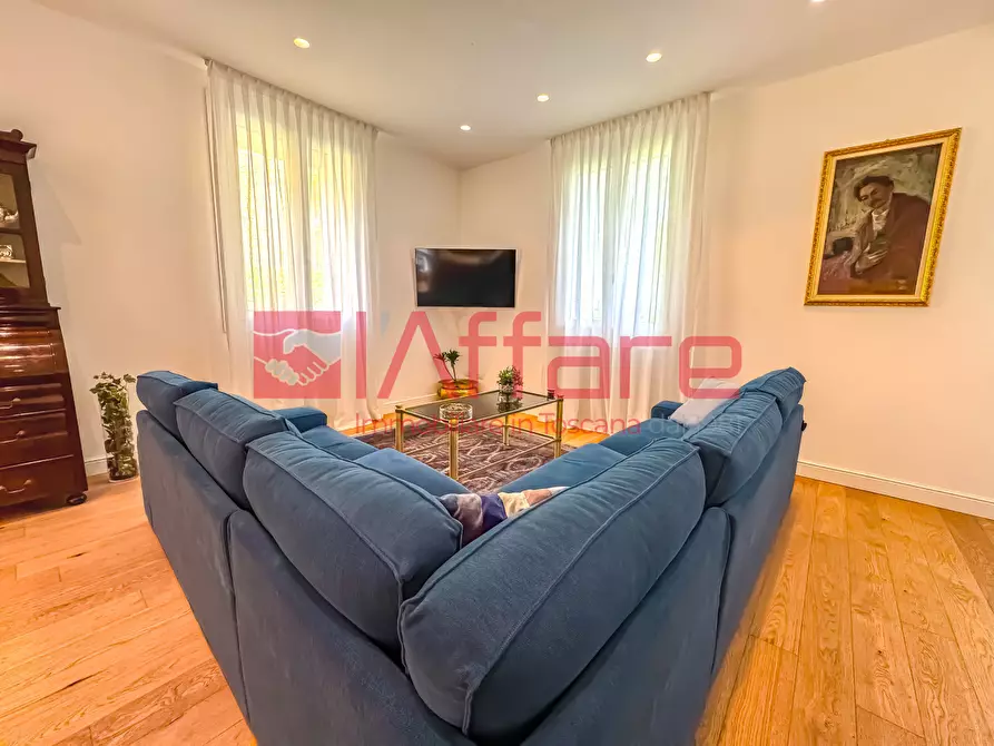 Immagine 17 di Villa in vendita  a Montecatini Terme