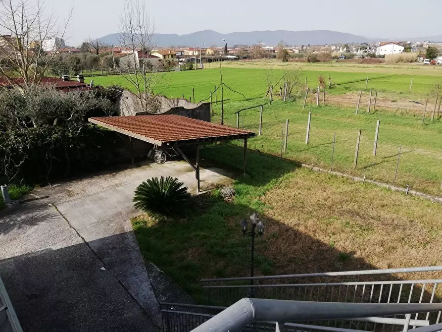 Immagine 45 di Casa indipendente in affitto  a Carrara