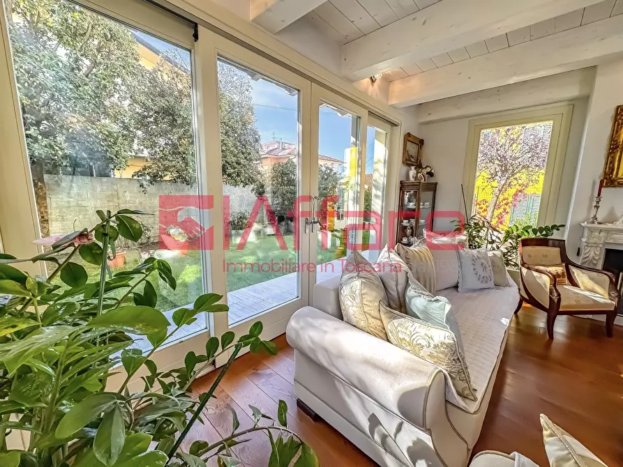 Immagine 8 di Villa in vendita  a Montecatini Terme