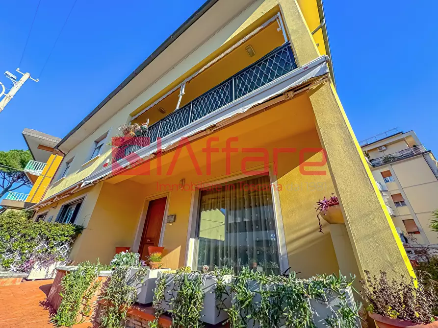 Immagine 48 di Villa in vendita  a Montecatini Terme