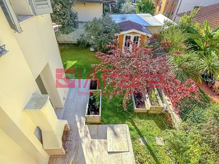 Immagine 50 di Villa in vendita  a Montecatini Terme