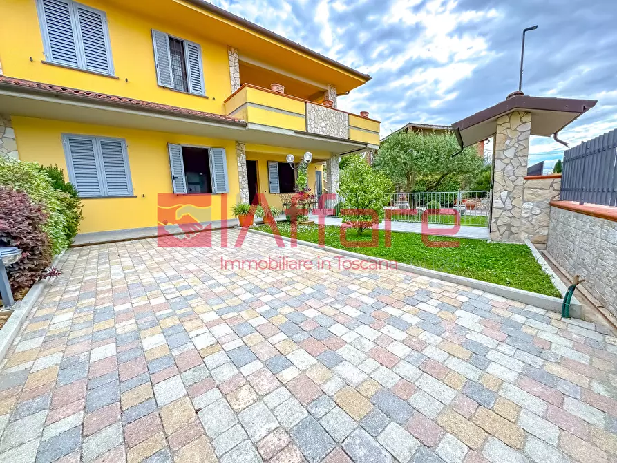 Immagine 2 di Appartamento in vendita  a Chiesina Uzzanese