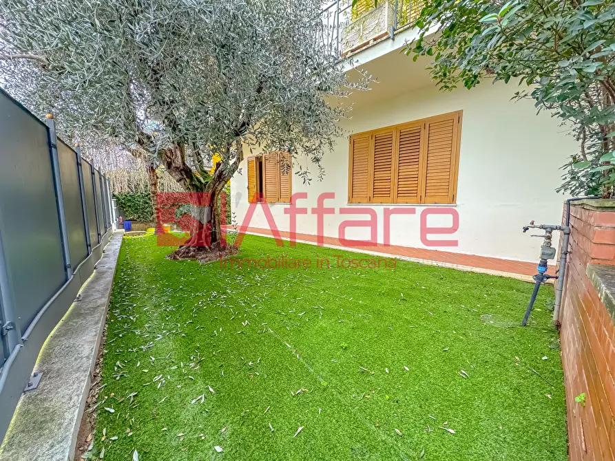 Immagine 47 di Villa in vendita  a Montecatini Terme