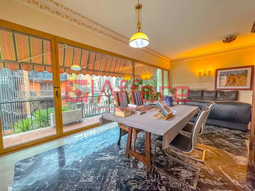 Immagine 9 di Villa in vendita  a Montecatini Terme