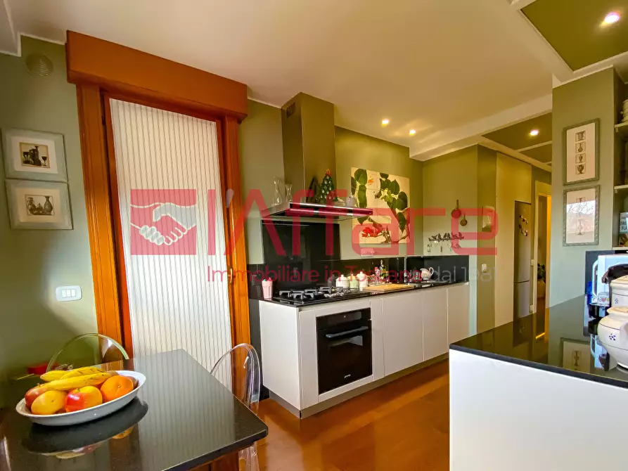 Immagine 15 di Appartamento in vendita  a Montecatini Terme