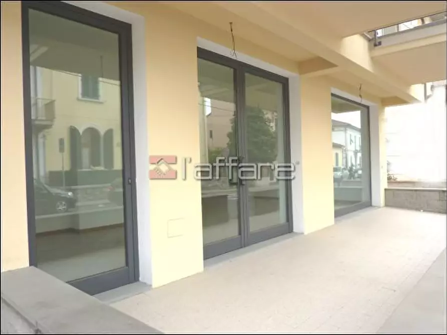 Immagine 1 di Ufficio in affitto  a Montecatini Terme