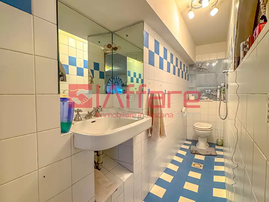 Immagine 49 di Villa in vendita  a Montecatini Terme