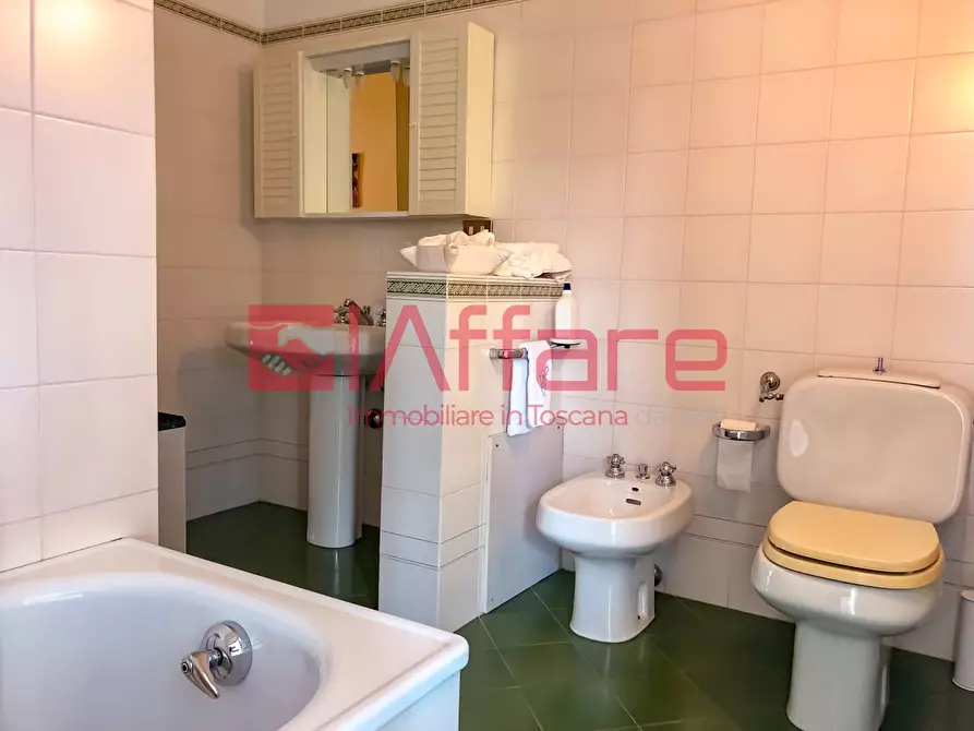 Immagine 38 di Villa in vendita  a Montecatini Terme