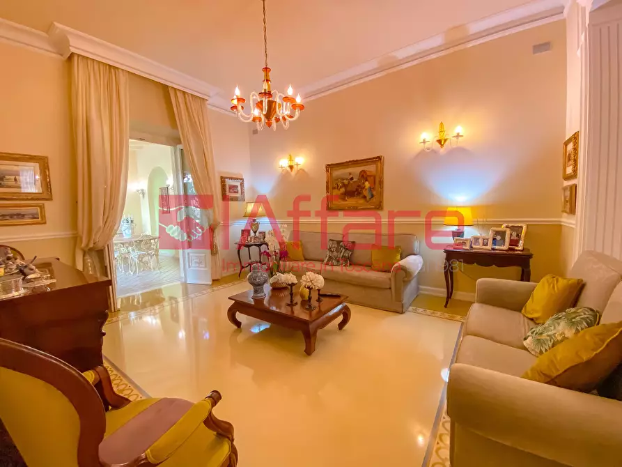 Immagine 2 di Casa indipendente in vendita  a Montecatini Terme