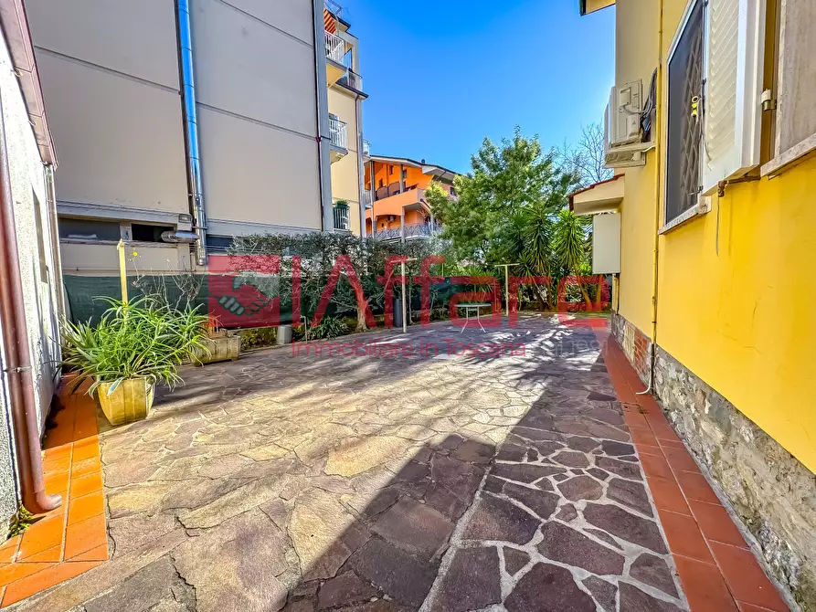 Immagine 53 di Villa in vendita  a Montecatini Terme