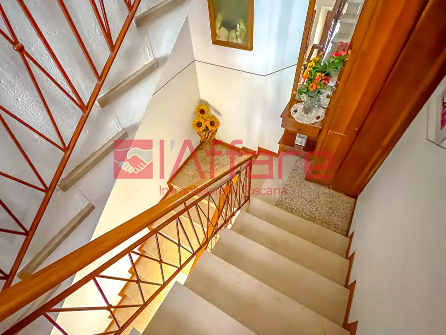 Immagine 37 di Villa in vendita  a Montecatini Terme