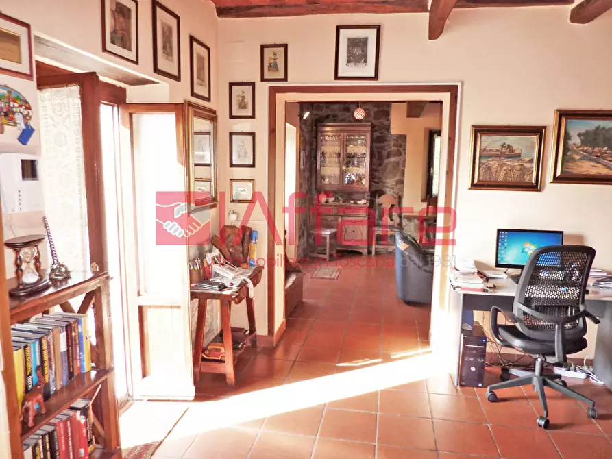 Immagine 5 di Rustico / casale in vendita  a Massa E Cozzile