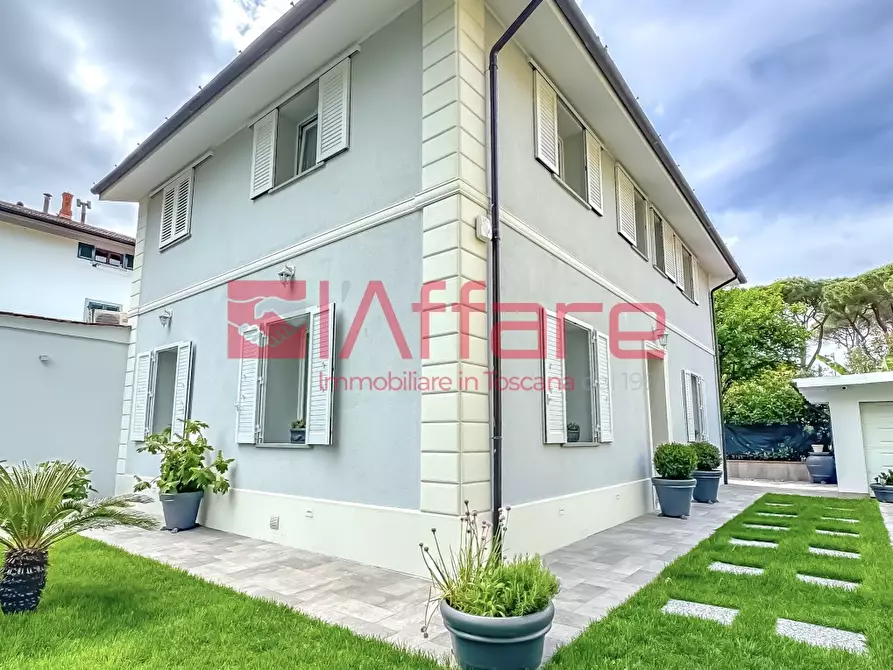 Immagine 4 di Villa in vendita  a Montecatini Terme