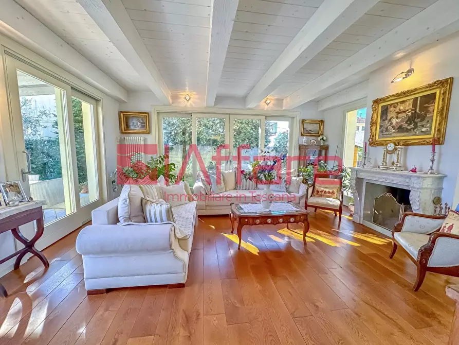 Immagine 3 di Villa in vendita  a Montecatini Terme