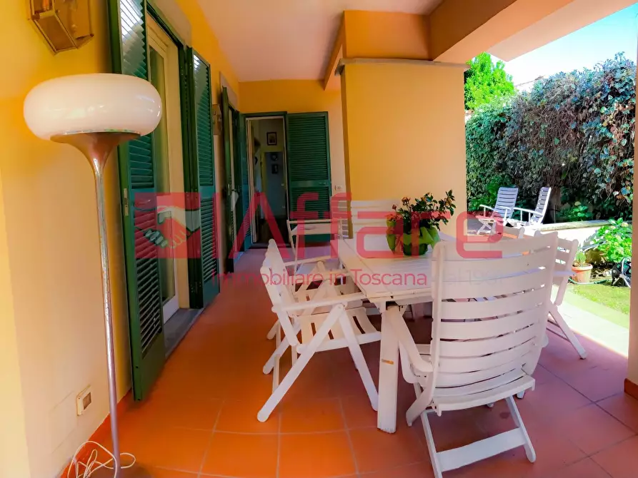 Immagine 15 di Villa in vendita  a Montecatini Terme
