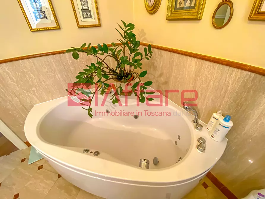 Immagine 41 di Casa indipendente in vendita  a Montecatini Terme