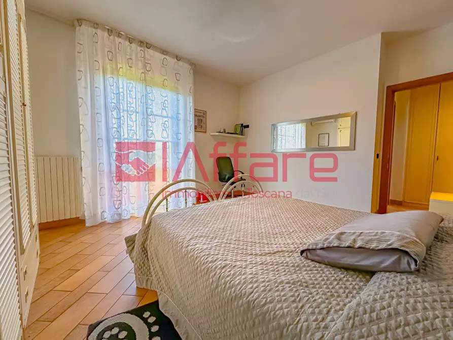 Immagine 42 di Villa in vendita  a Massa E Cozzile