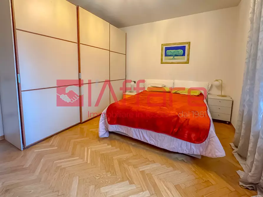 Immagine 37 di Villa in vendita  a Montecatini Terme