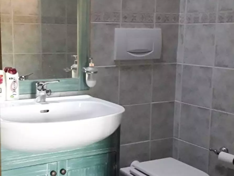 Immagine 14 di Casa semindipendente in vendita  a Carrara