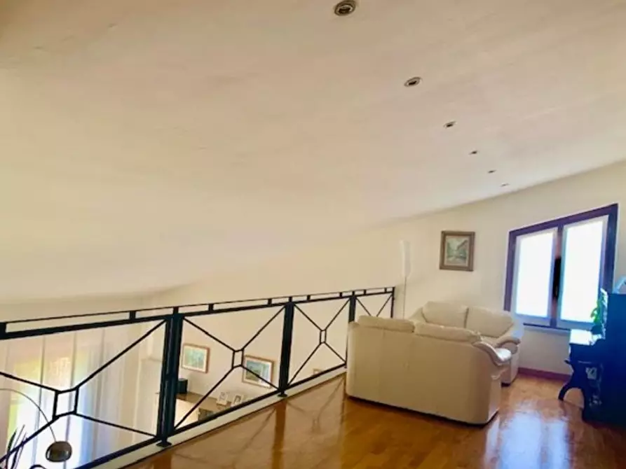 Immagine 14 di Villa in vendita  a Ortonovo