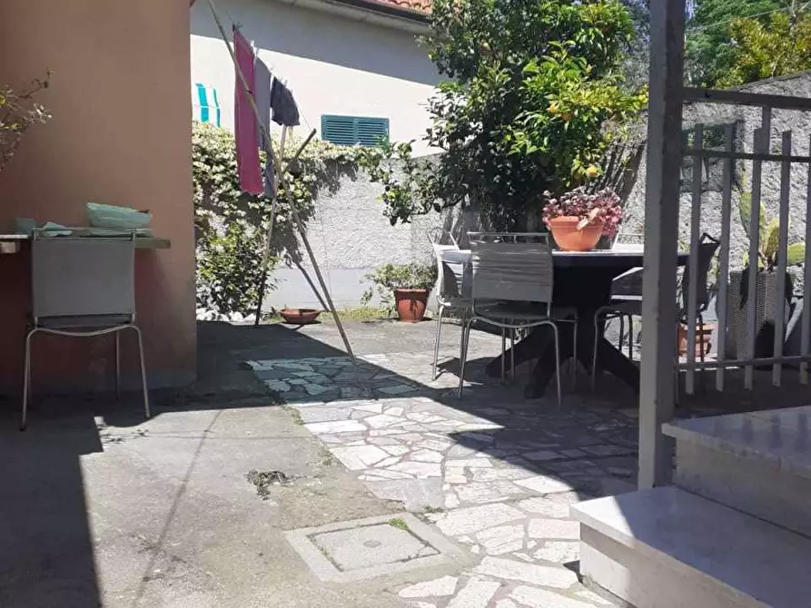 Immagine 8 di Casa semindipendente in vendita  a Carrara