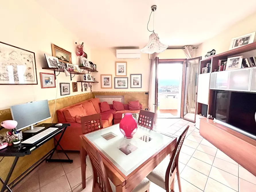 Immagine 5 di Appartamento in vendita  a Castelnuovo Magra