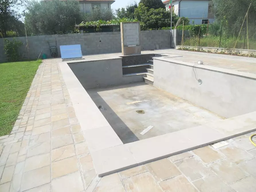 Immagine 25 di Terratetto in vendita  a Castelnuovo Magra