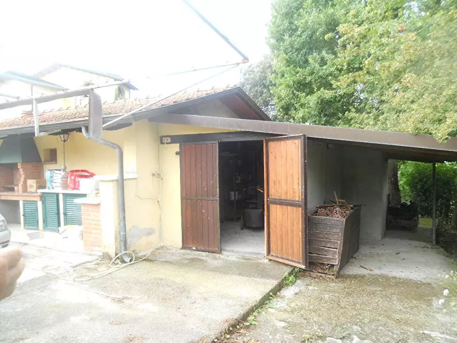 Immagine 48 di Villa in vendita  a Castelnuovo Magra