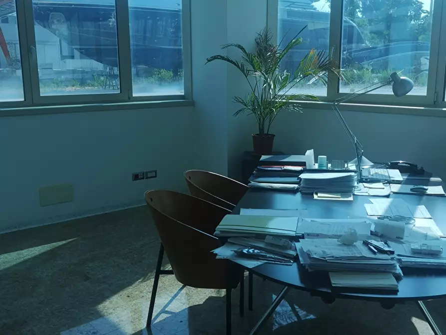 Immagine 4 di Capannone industriale in vendita  a Massa