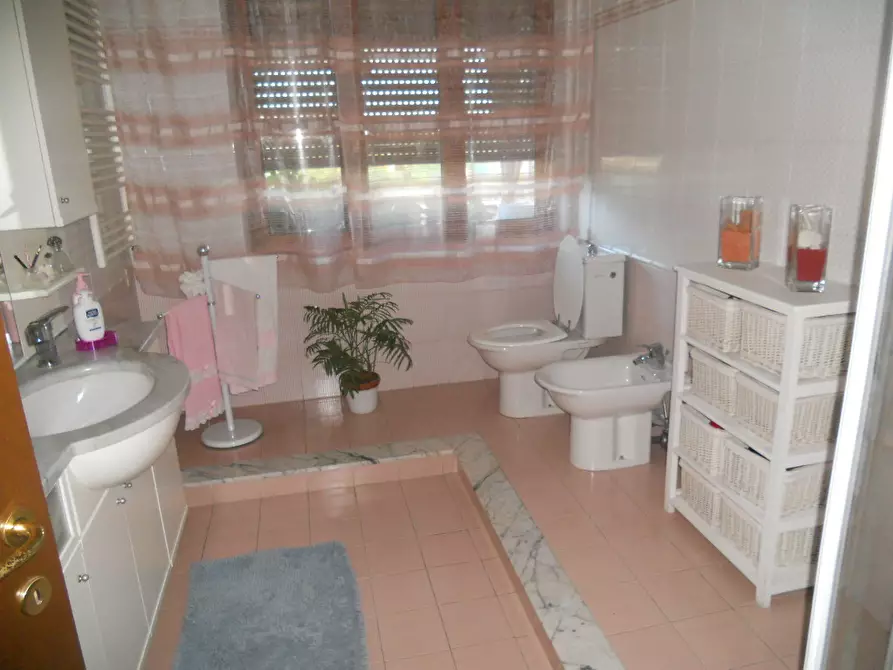 Immagine 14 di Appartamento in vendita  a Castelnuovo Magra