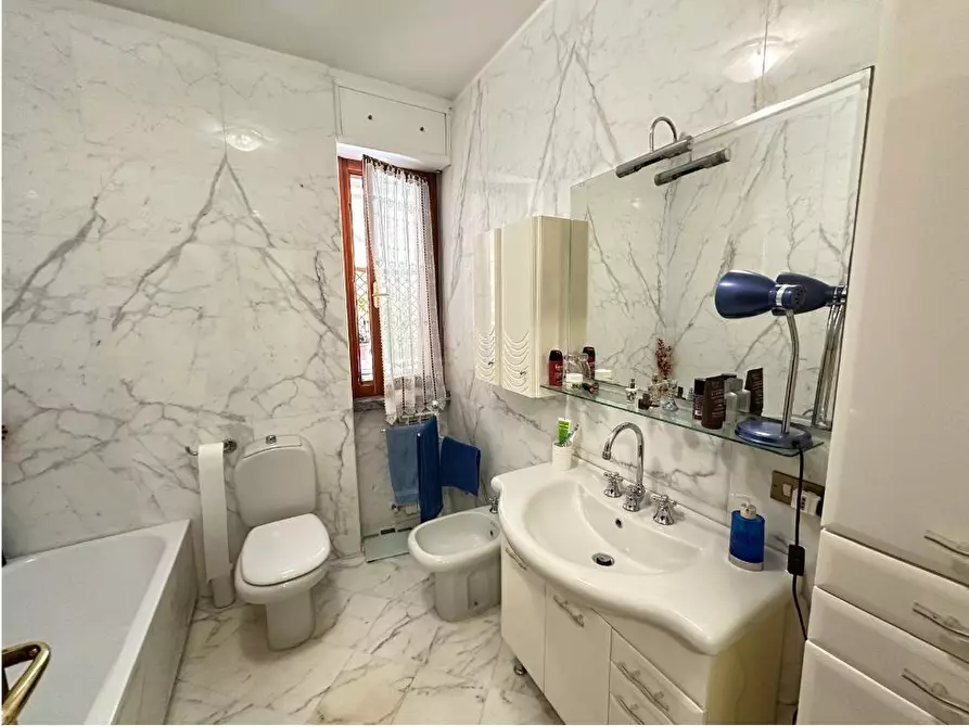 Immagine 15 di Appartamento in vendita  a Carrara