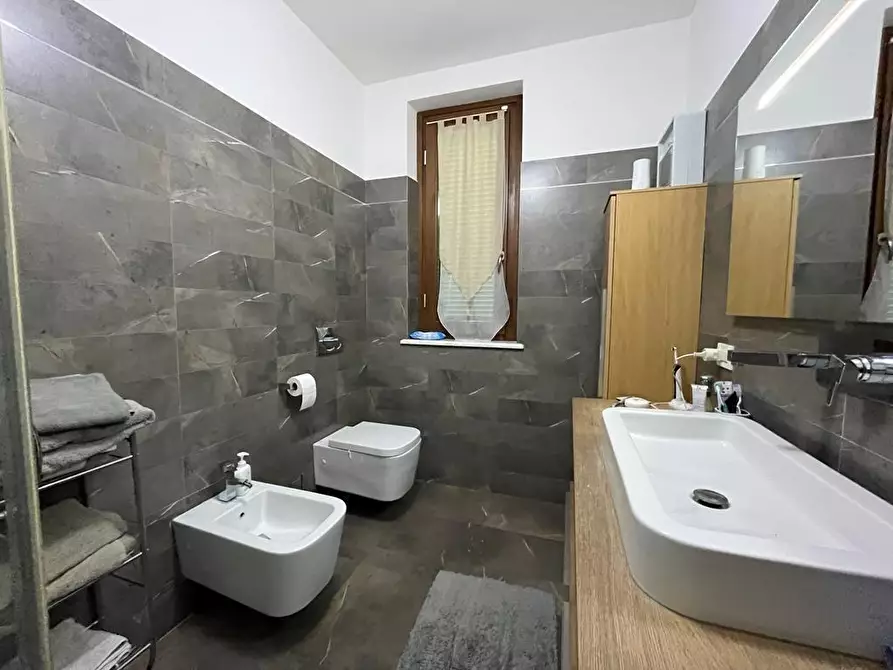 Immagine 17 di Villa in vendita  a Sarzana