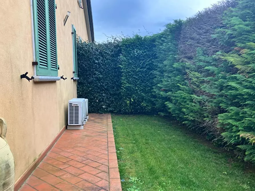 Immagine 37 di Villa in vendita  a Sarzana