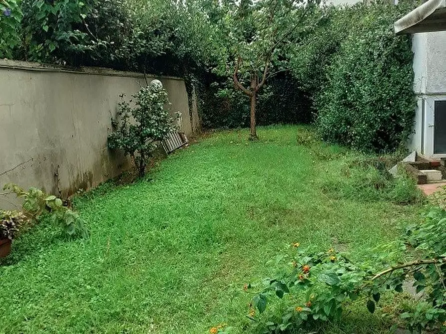 Immagine 25 di Casa semindipendente in vendita  a Carrara