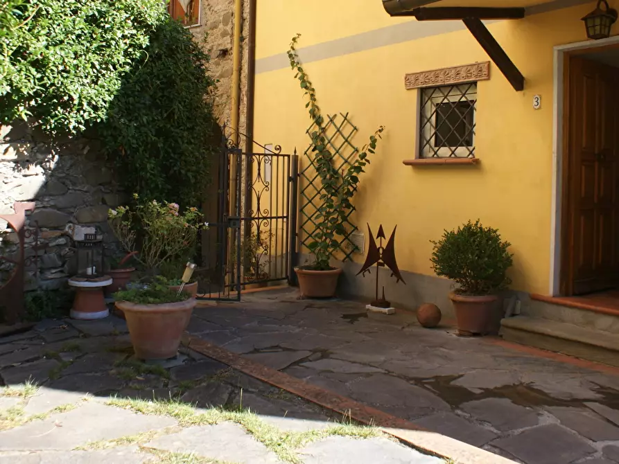 Immagine 52 di Casa indipendente in vendita  a Ortonovo