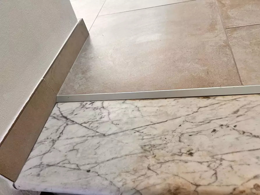 Immagine 22 di Appartamento in vendita  a Carrara