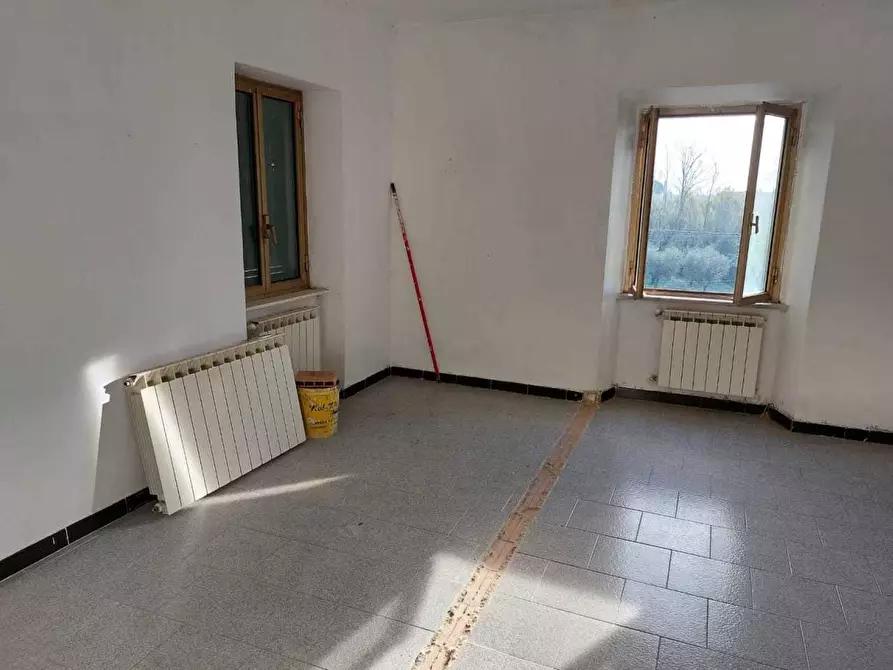 Immagine 10 di Appartamento in vendita  a Castelnuovo Magra